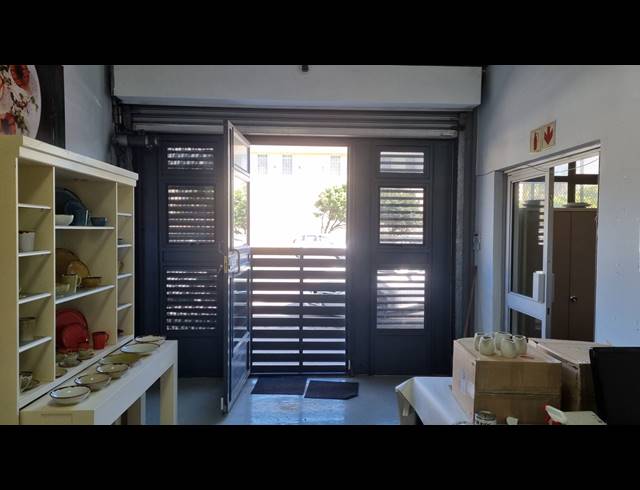 288M² MINI FACTORY TO LET IN SALT RIVER